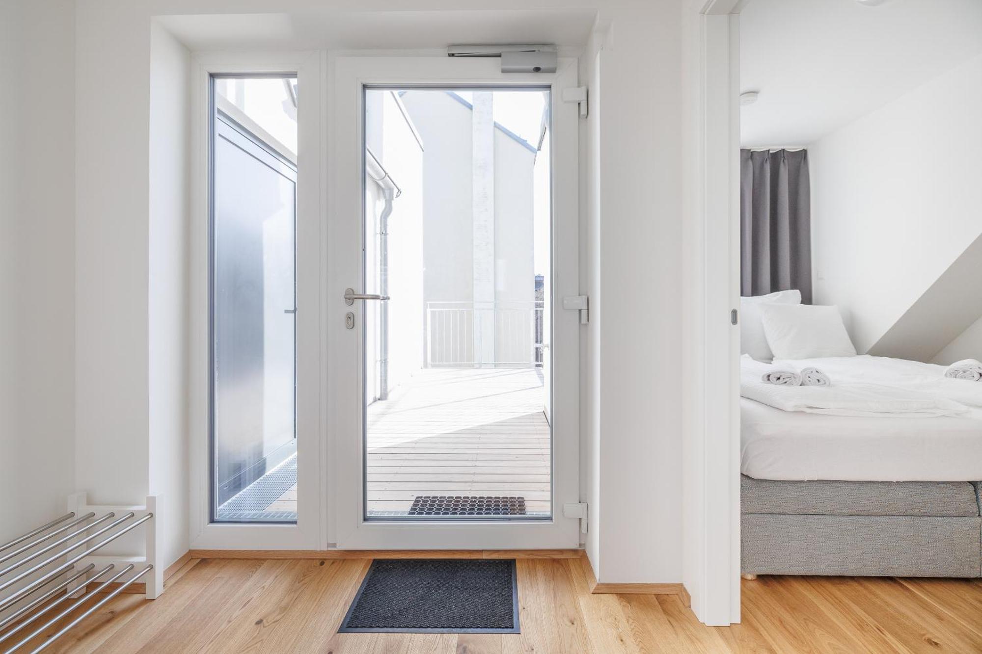 Symphony Apartments 38 - Modern Loft With Terrace And Grill In Central Location Вена Экстерьер фото