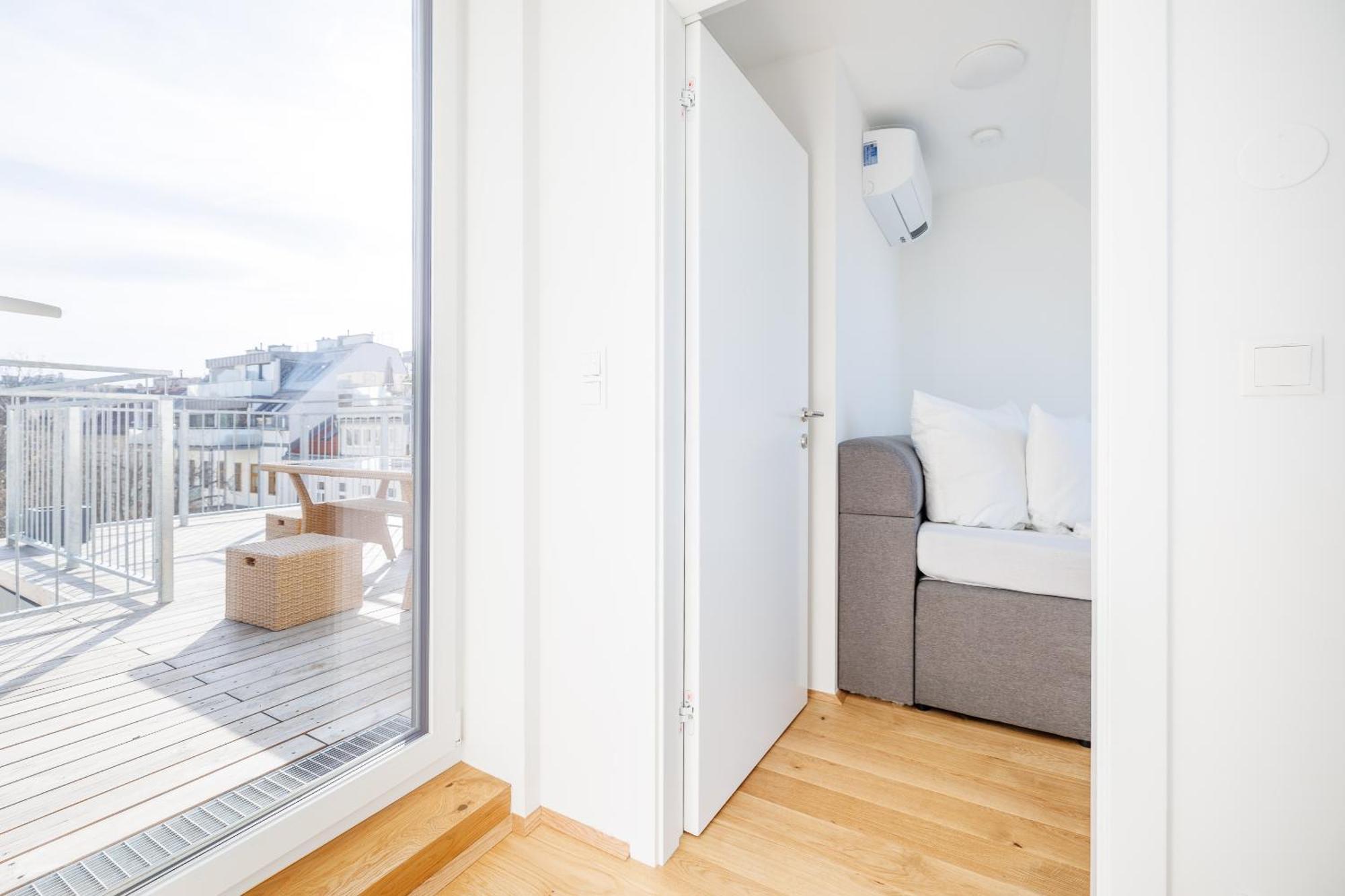 Symphony Apartments 38 - Modern Loft With Terrace And Grill In Central Location Вена Экстерьер фото