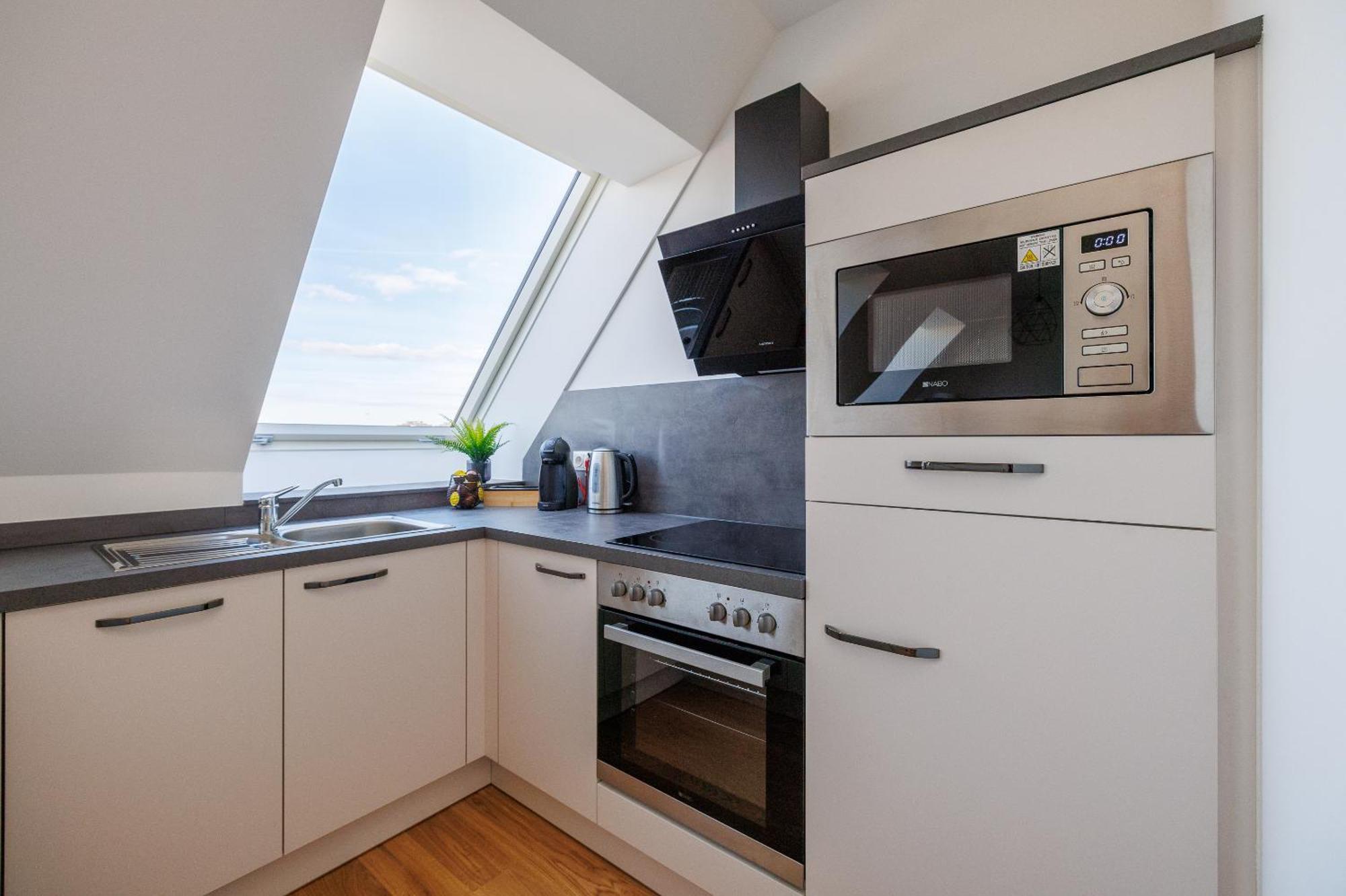 Symphony Apartments 38 - Modern Loft With Terrace And Grill In Central Location Вена Экстерьер фото