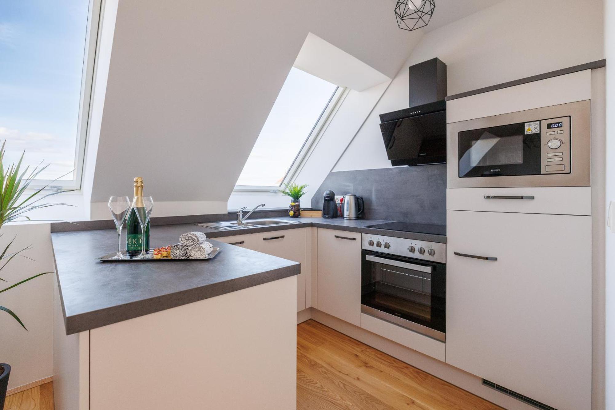 Symphony Apartments 38 - Modern Loft With Terrace And Grill In Central Location Вена Экстерьер фото