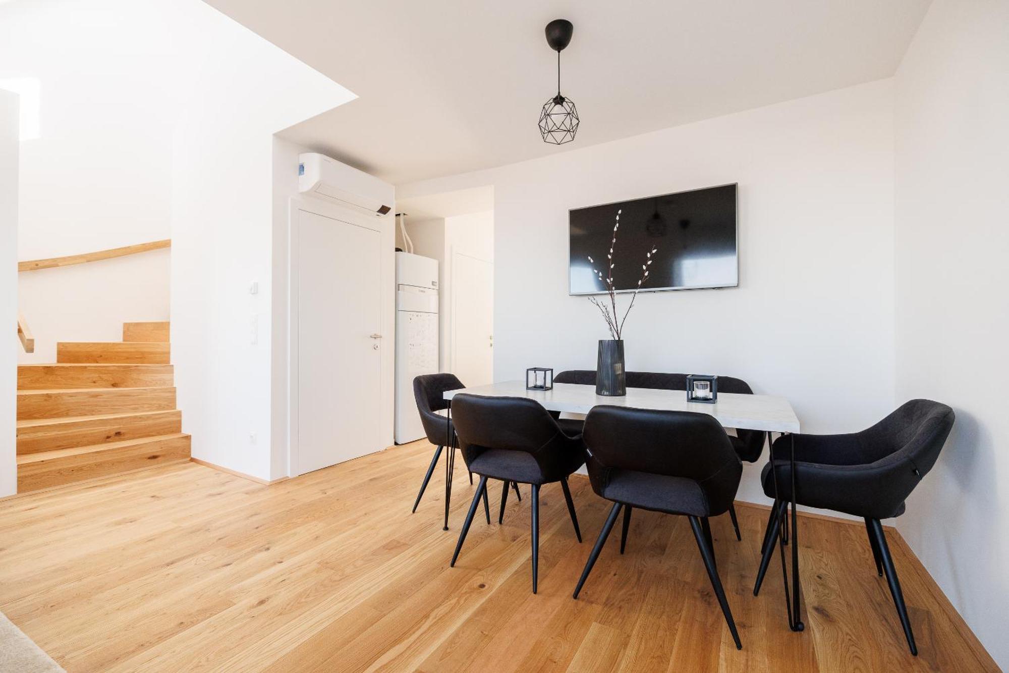 Symphony Apartments 38 - Modern Loft With Terrace And Grill In Central Location Вена Экстерьер фото