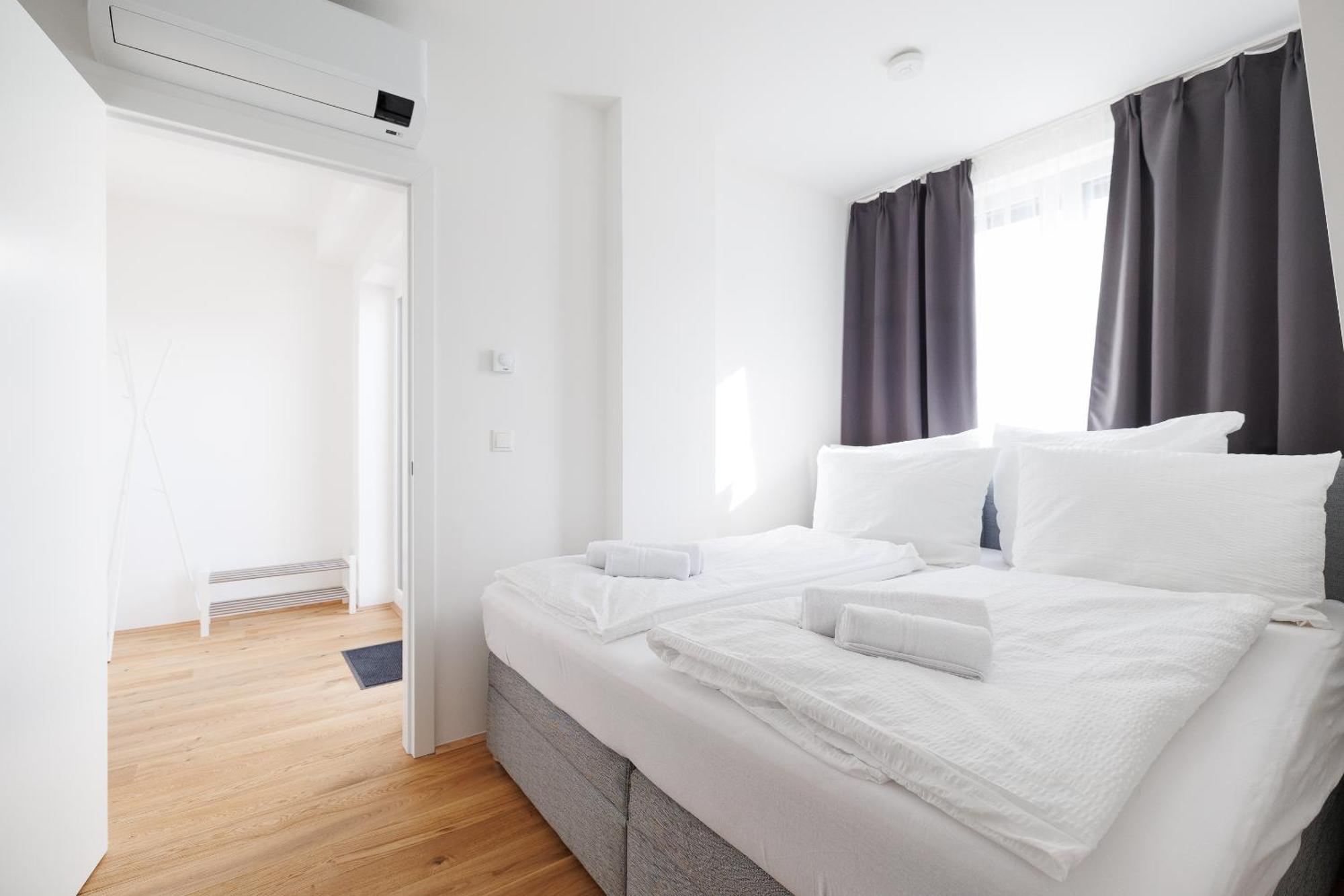 Symphony Apartments 38 - Modern Loft With Terrace And Grill In Central Location Вена Экстерьер фото